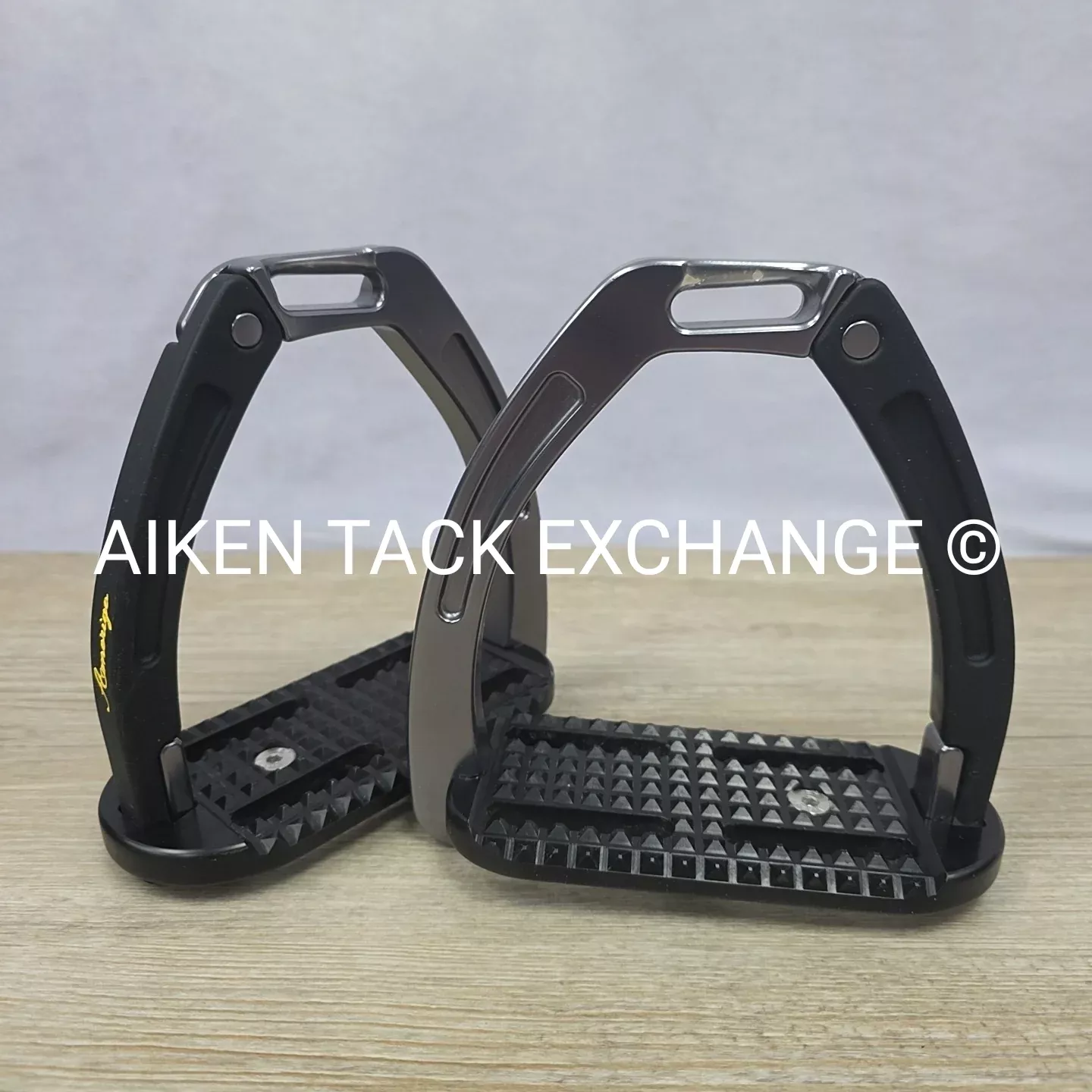 Amerigo Safety Stirrups, 4.75"