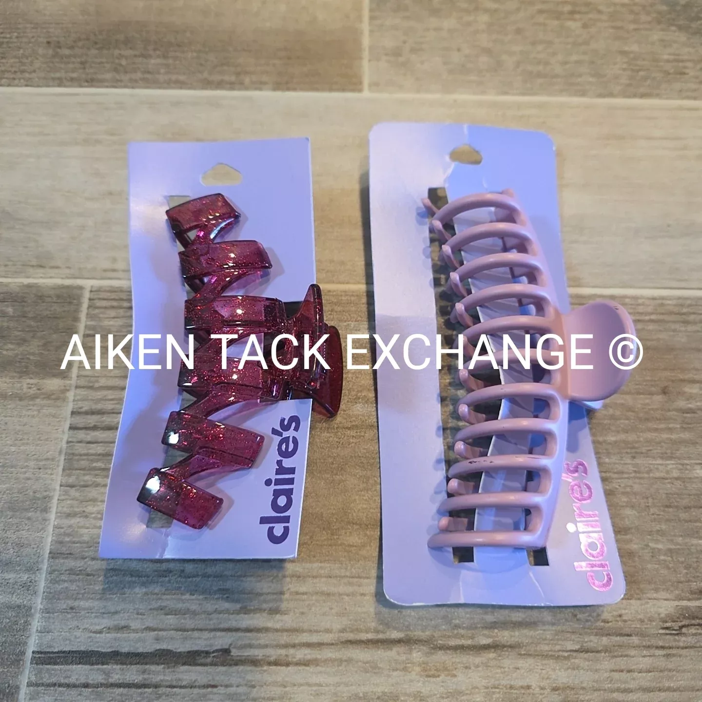 Claire's Hair Bundle -2 Claw Clips