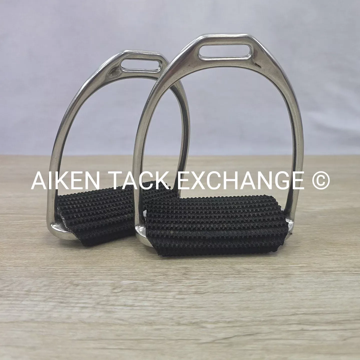 Fillis Stirrup Irons with Super Comfort Pads, 4.5"