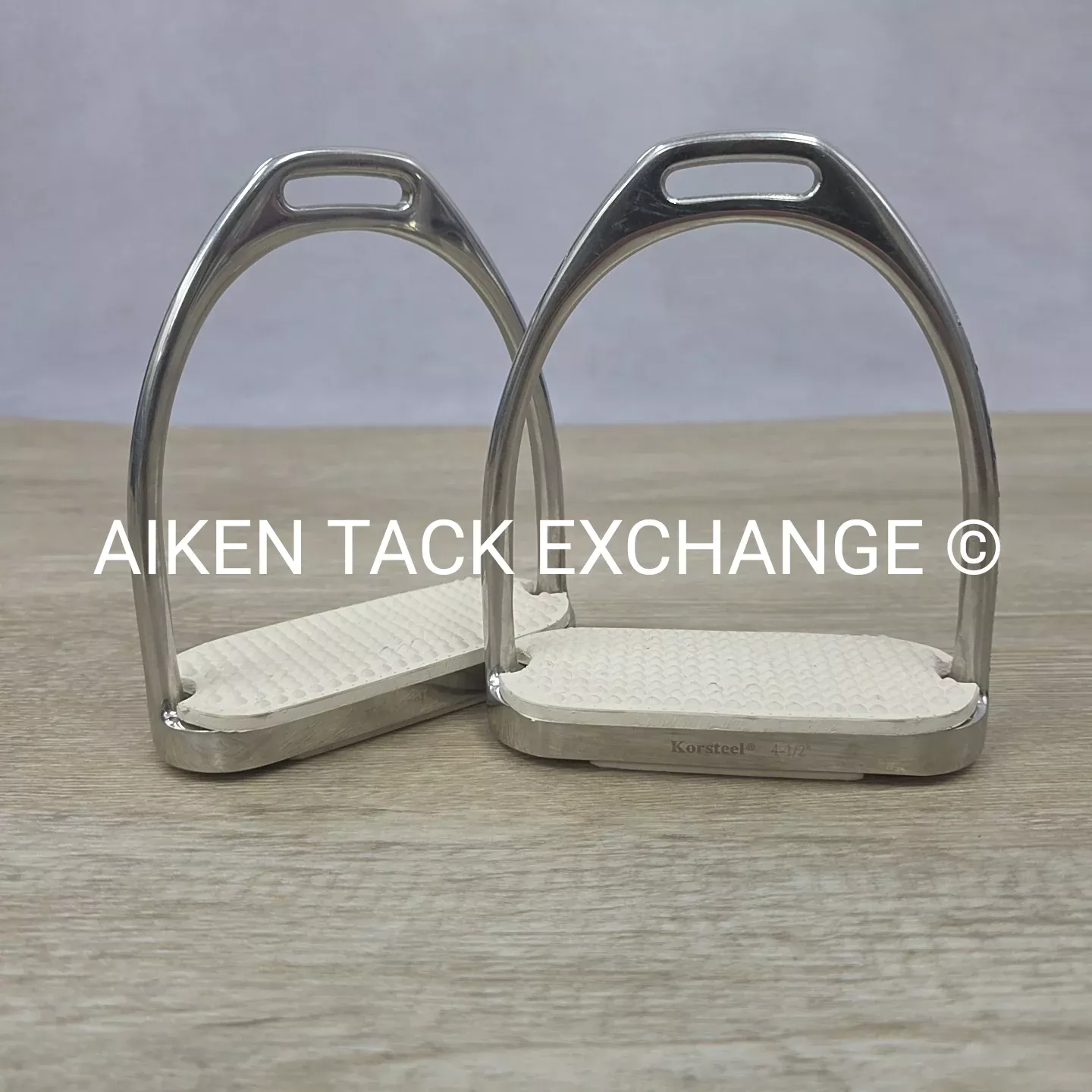 Korsteel Fillis Stirrup Irons with Engraved Crystal Detail, 4.5"