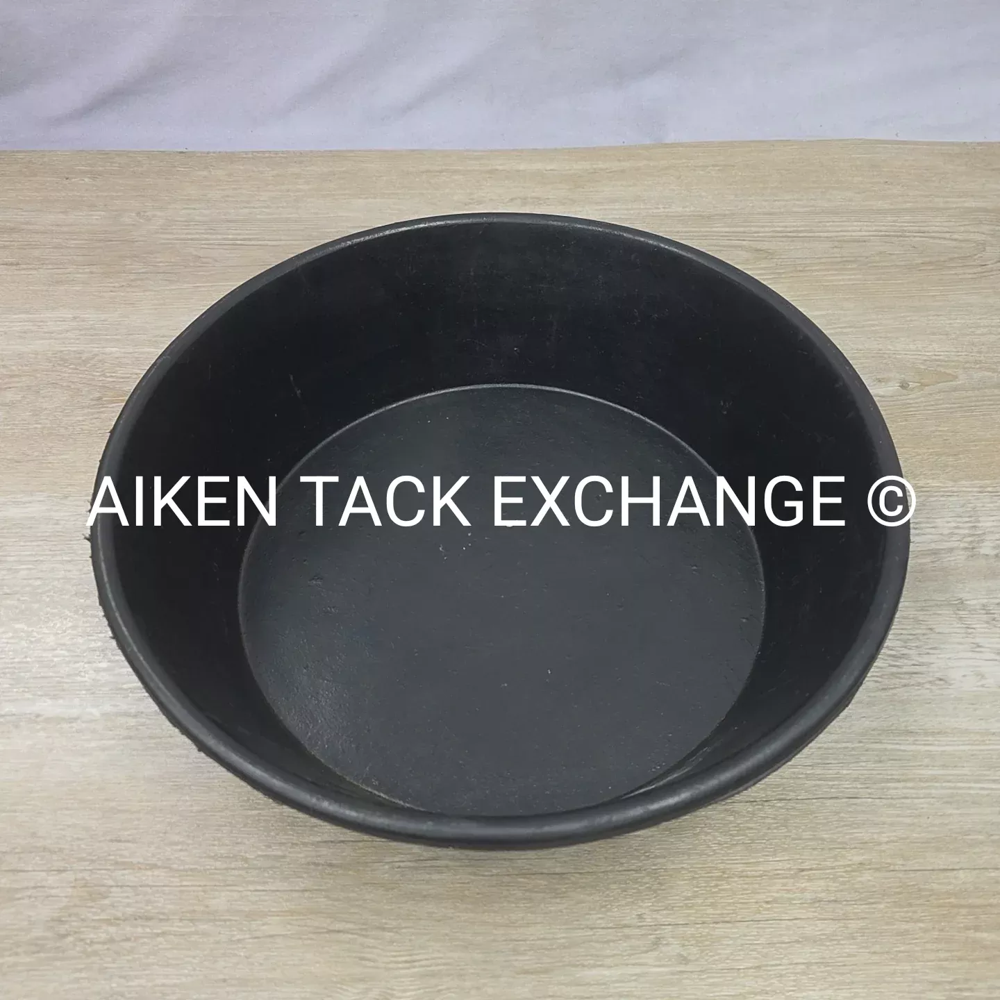 Rubber Round Feeder
